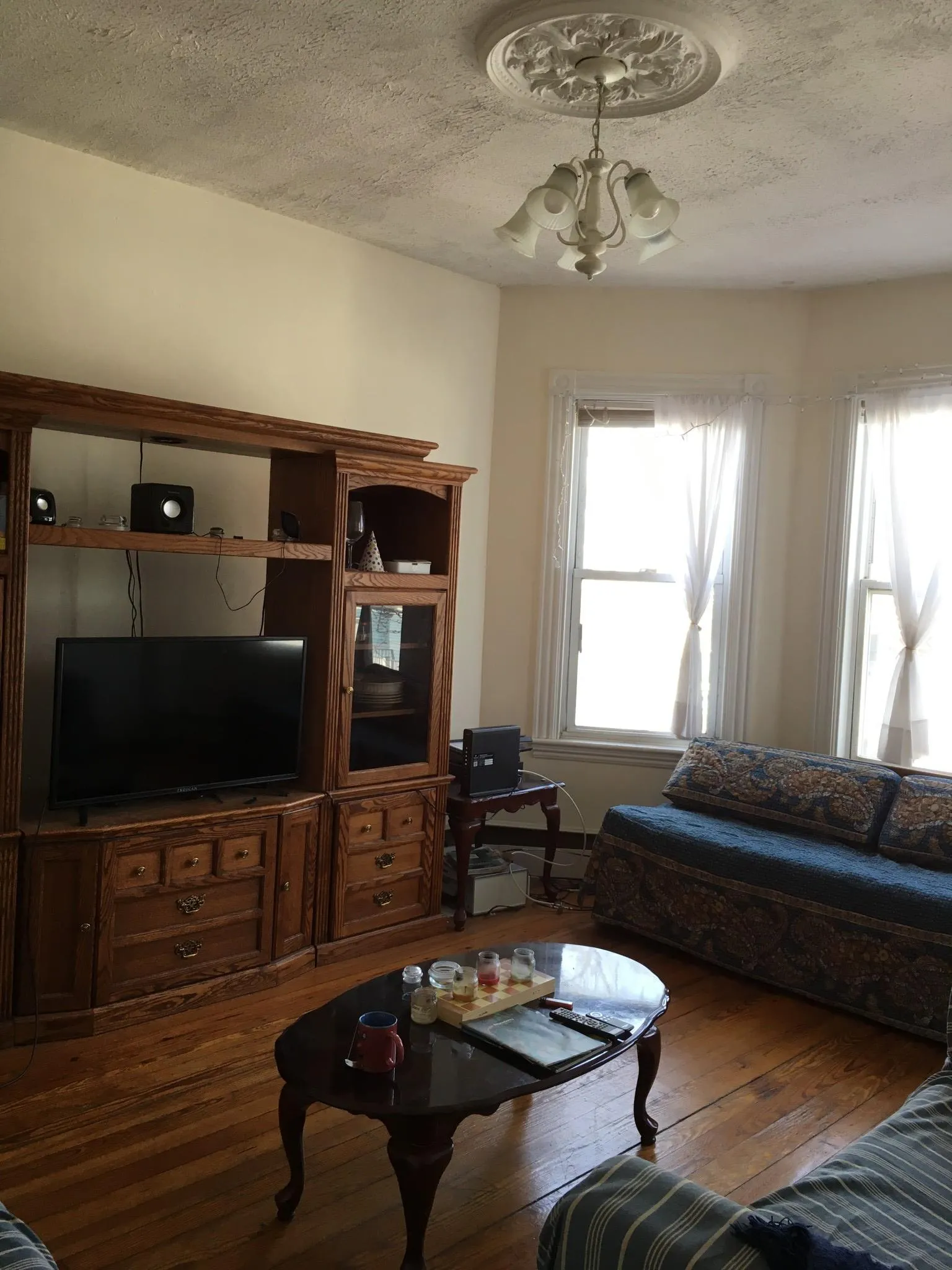 4 bed, 1 bath apartment for rent at 94 Hillside St Unit 3, Mission Hill — photo 10 of 12