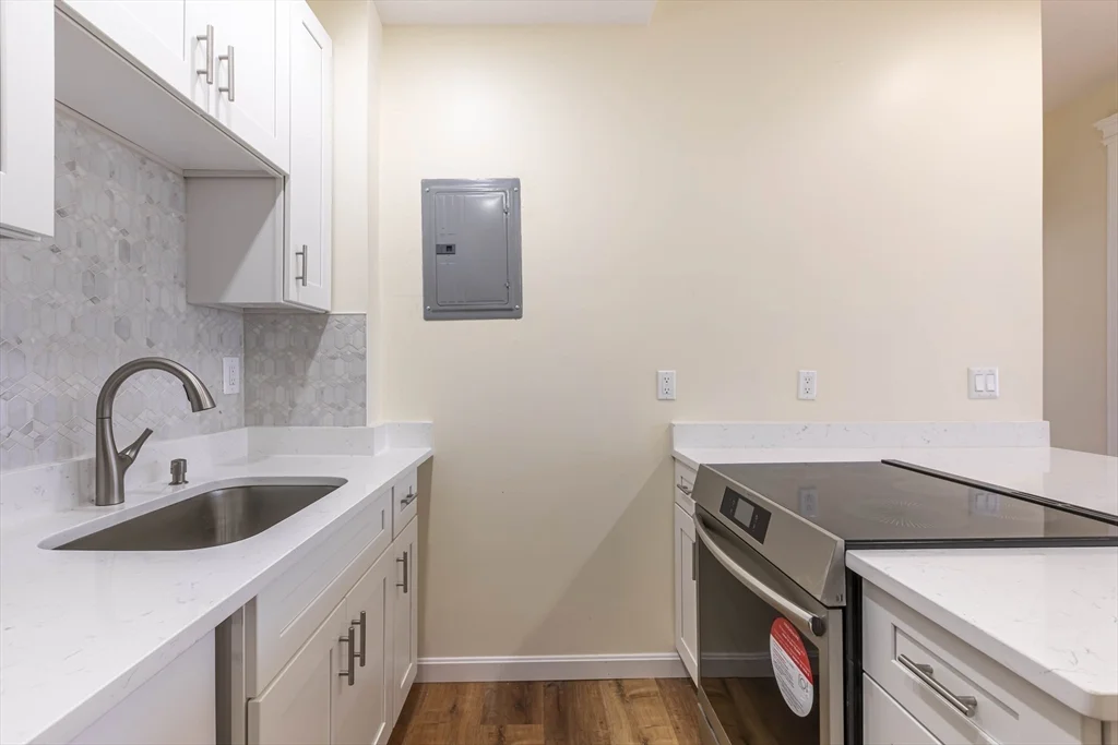 2 bed, 1 bath apartment for rent at 94 Hutchings Unit 3, Roxbury — photo 8 of 29