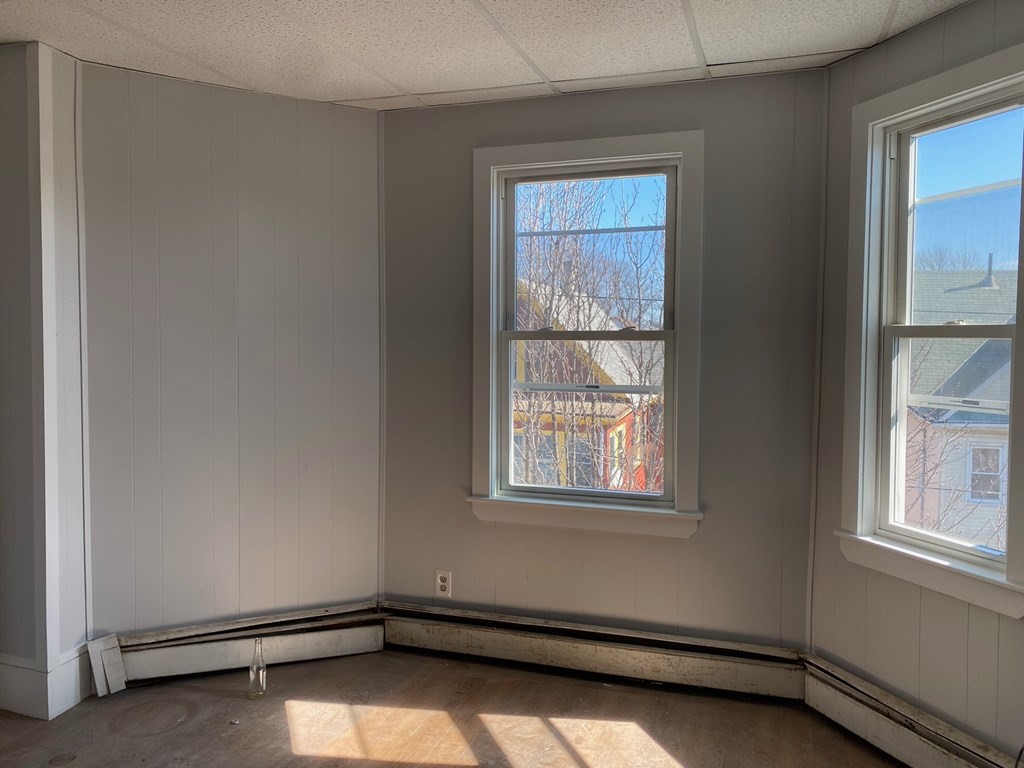 3 bed, 1 bath apartment for rent at 94 Irving St Unit 3, Everett — photo 5 of 5