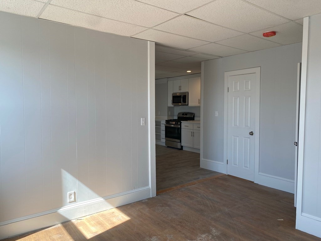 3 bed, 1 bath apartment for rent at 94 Irving St Unit 3, Everett — photo 4 of 5
