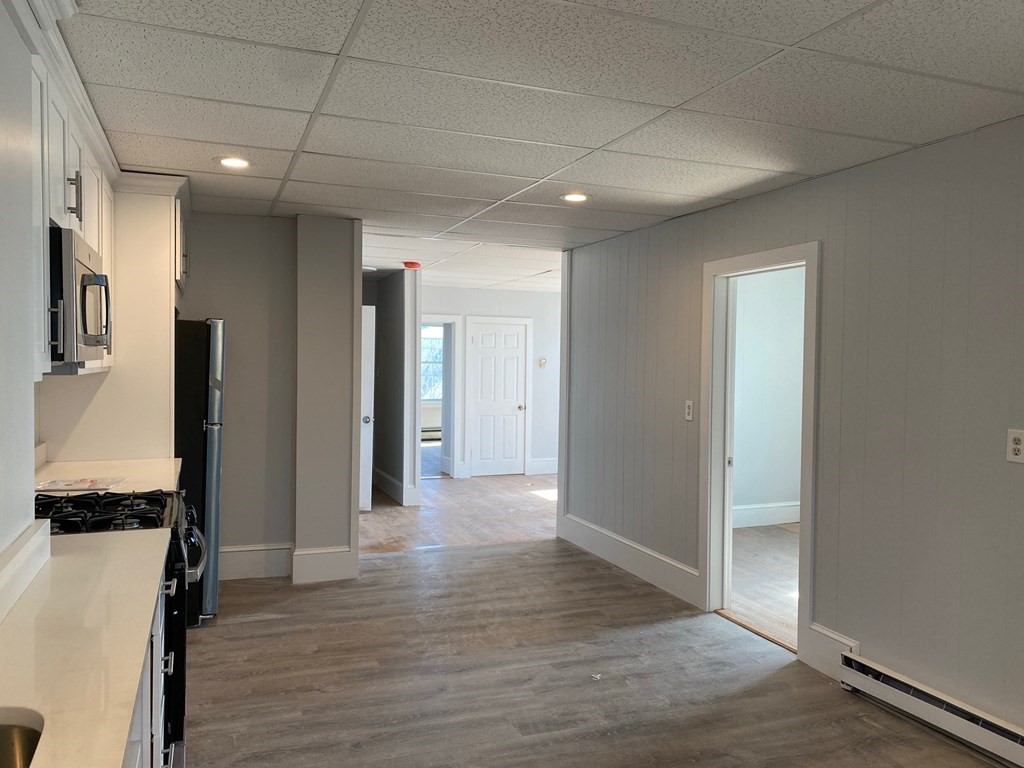 3 bed, 1 bath apartment for rent at 94 Irving St Unit 3, Everett — photo 2 of 5