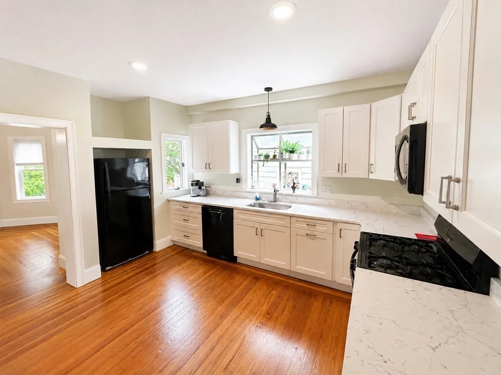 3 bed, 2 bath apartment for rent at 94 Josephine Ave Unit 2, Ball Square — photo 3 of 32