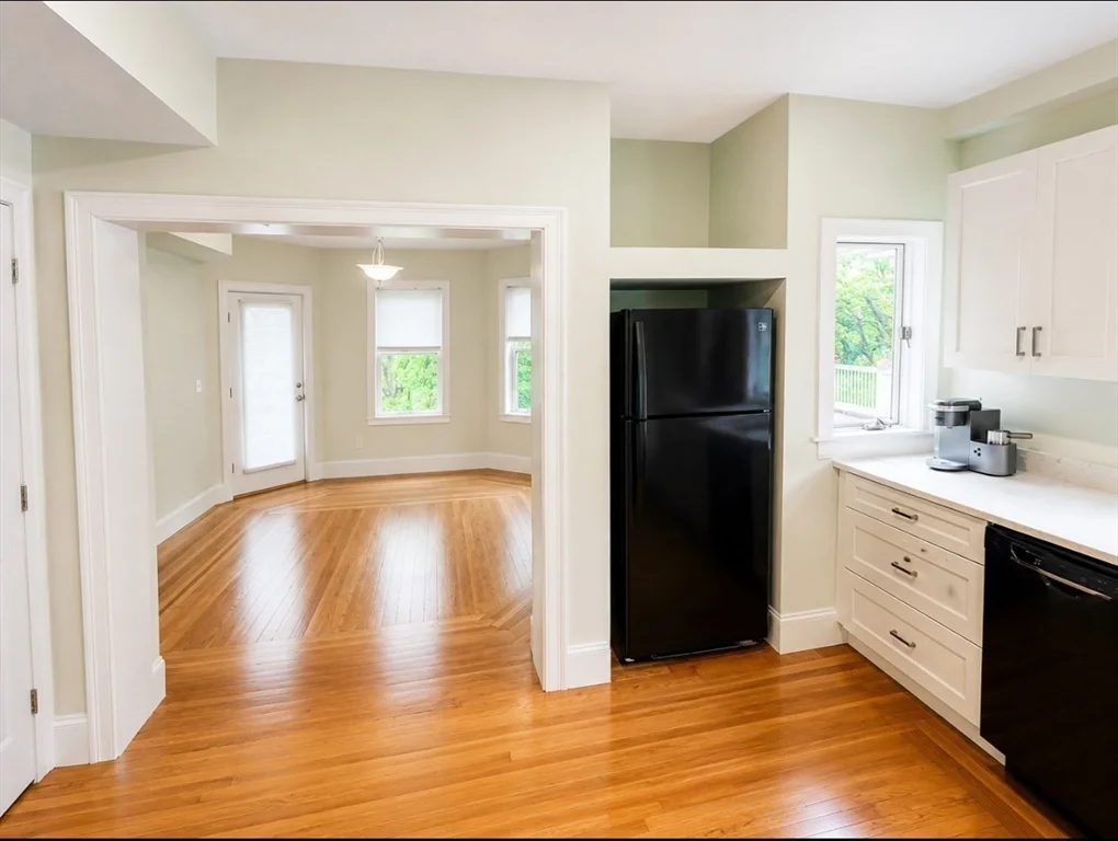 3 bed, 2 bath apartment for rent at 94 Josephine Ave Unit 2, Ball Square — photo 5 of 32