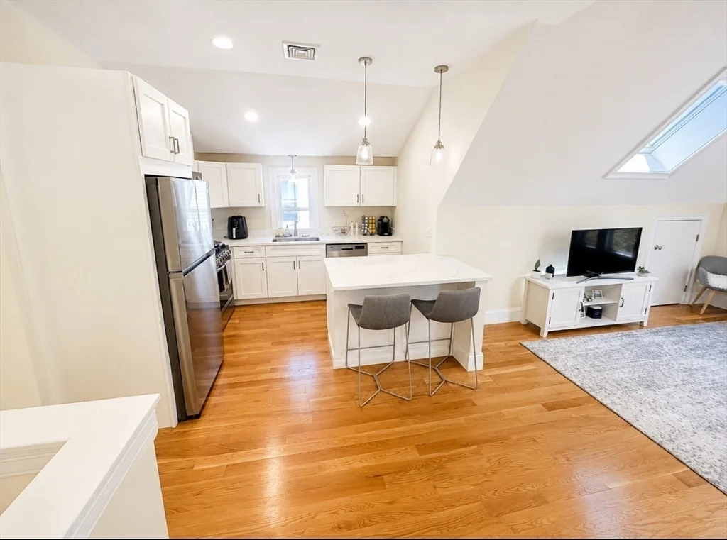 2 bed, 1 bath apartment for rent at 94 Josephine Ave Unit 3, Ball Square — photo 5 of 17