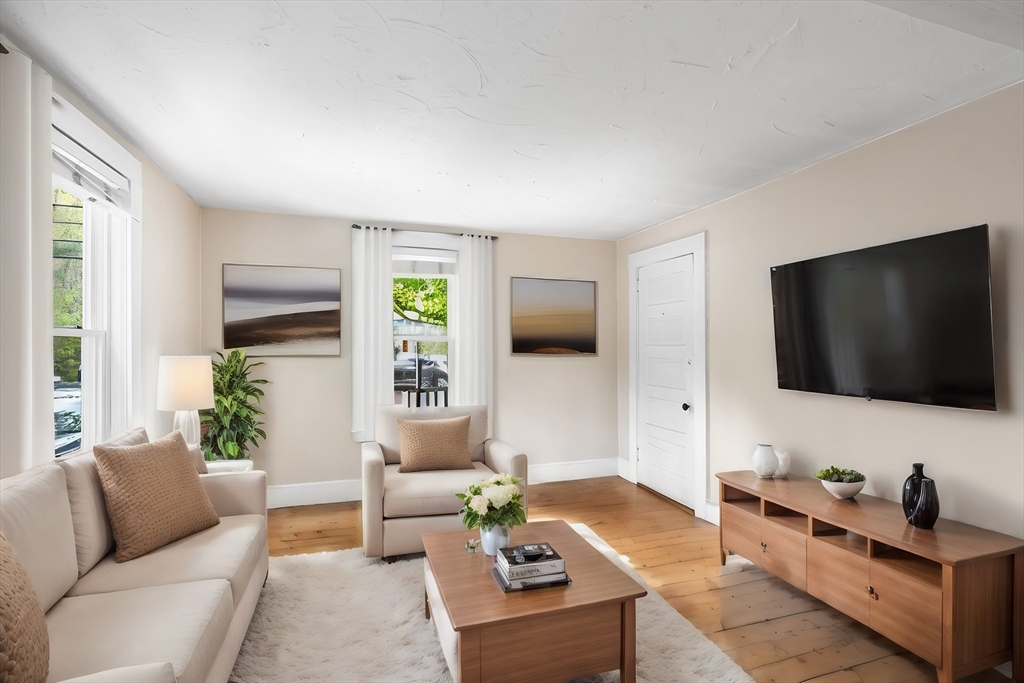 2 bed, 1 bath apartment for rent at 94 King St Unit 1, Hanover