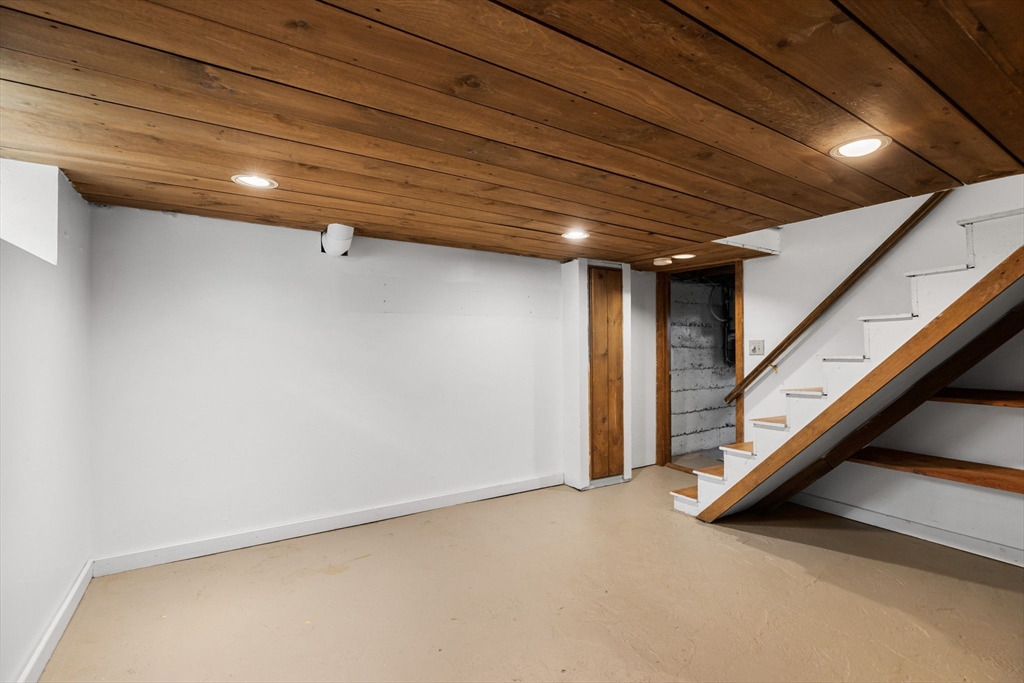2 bed, 1 bath apartment for rent at 94 King St Unit 1, Hanover — photo 14 of 25