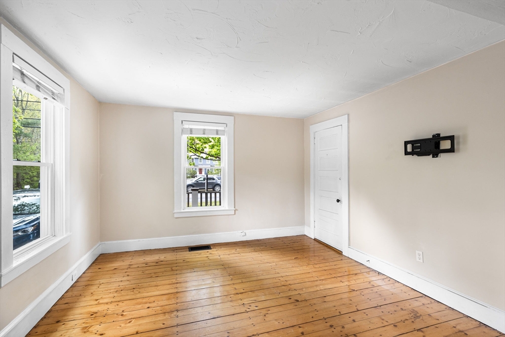 2 bed, 1 bath apartment for rent at 94 King St Unit 1, Hanover — photo 2 of 25