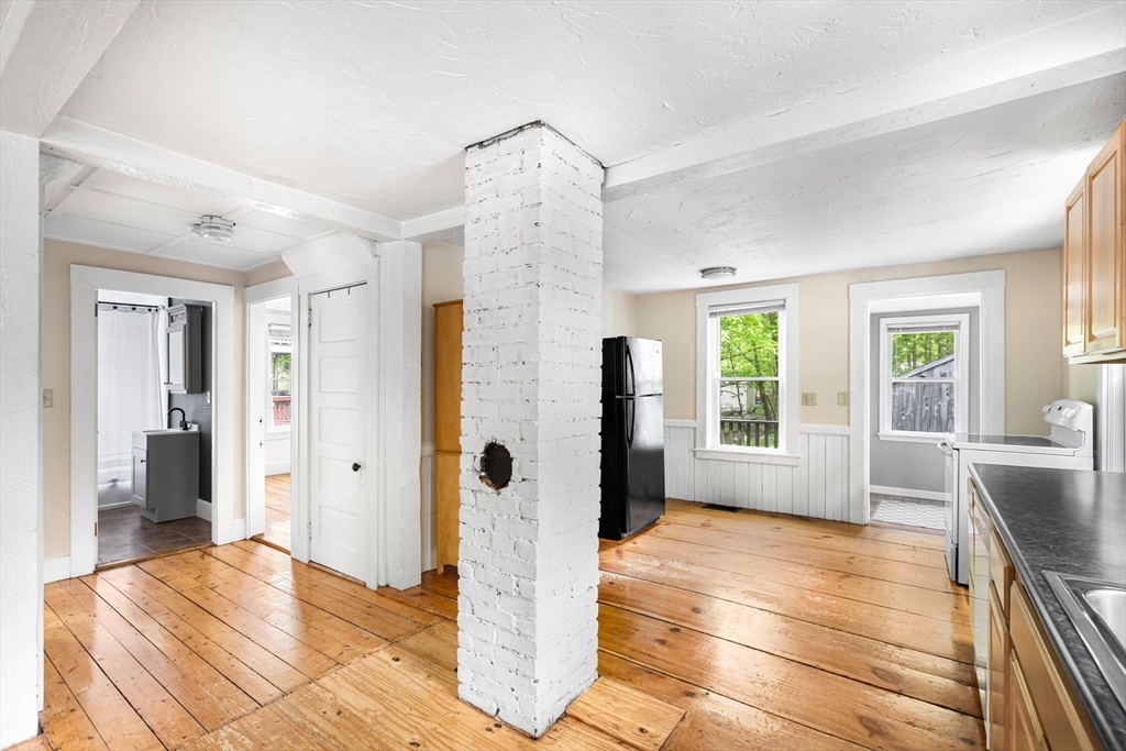2 bed, 1 bath apartment for rent at 94 King St Unit 1, Hanover — photo 5 of 25