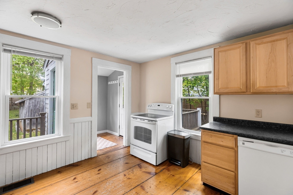 2 bed, 1 bath apartment for rent at 94 King St Unit 1, Hanover — photo 4 of 25