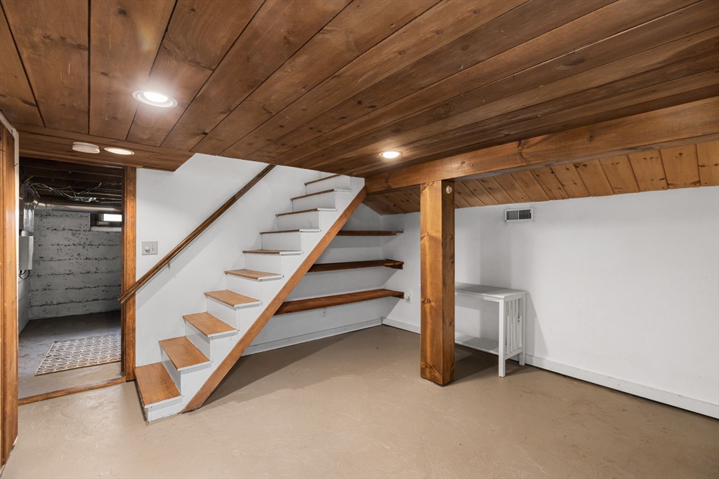 2 bed, 1 bath apartment for rent at 94 King St Unit 1, Hanover — photo 12 of 25