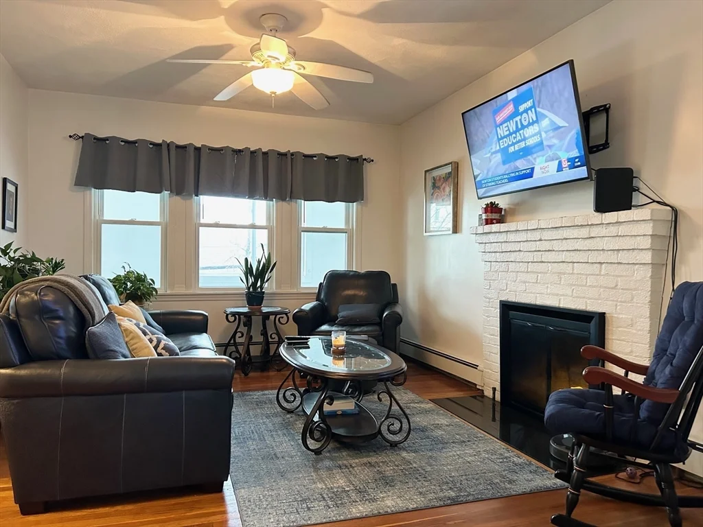 3 bed, 2 bath apartment for rent at 94 Lawrence St Unit 2, Wellington — photo 1 of 15