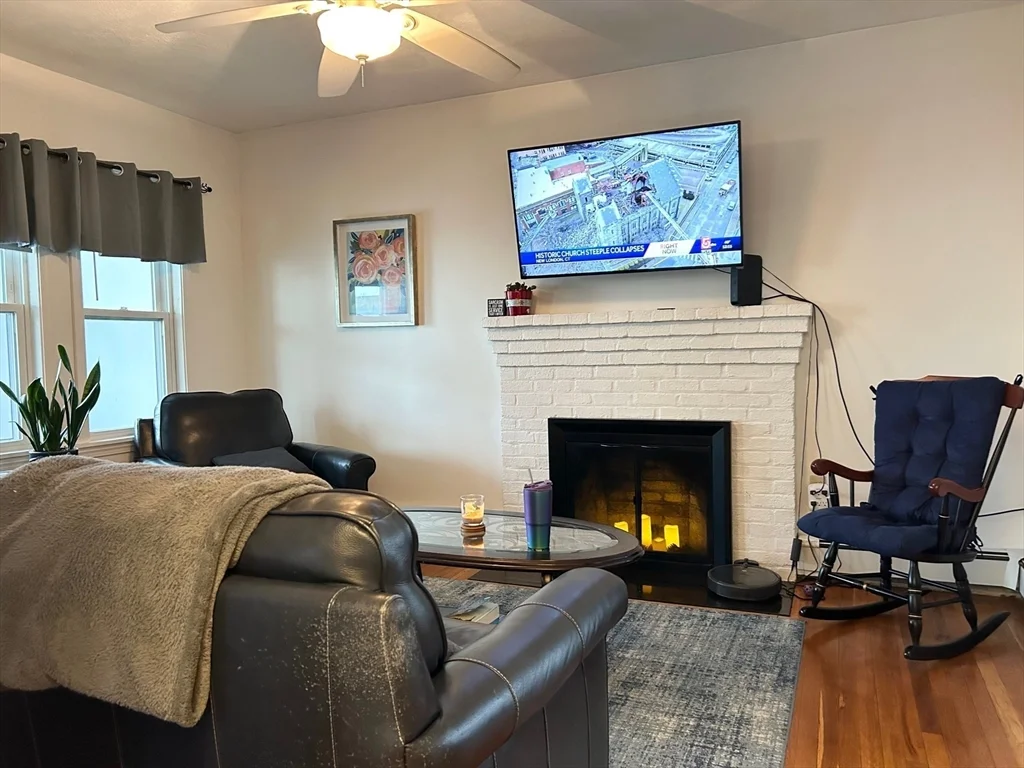 3 bed, 2 bath apartment for rent at 94 Lawrence St Unit 2, Wellington — photo 2 of 15