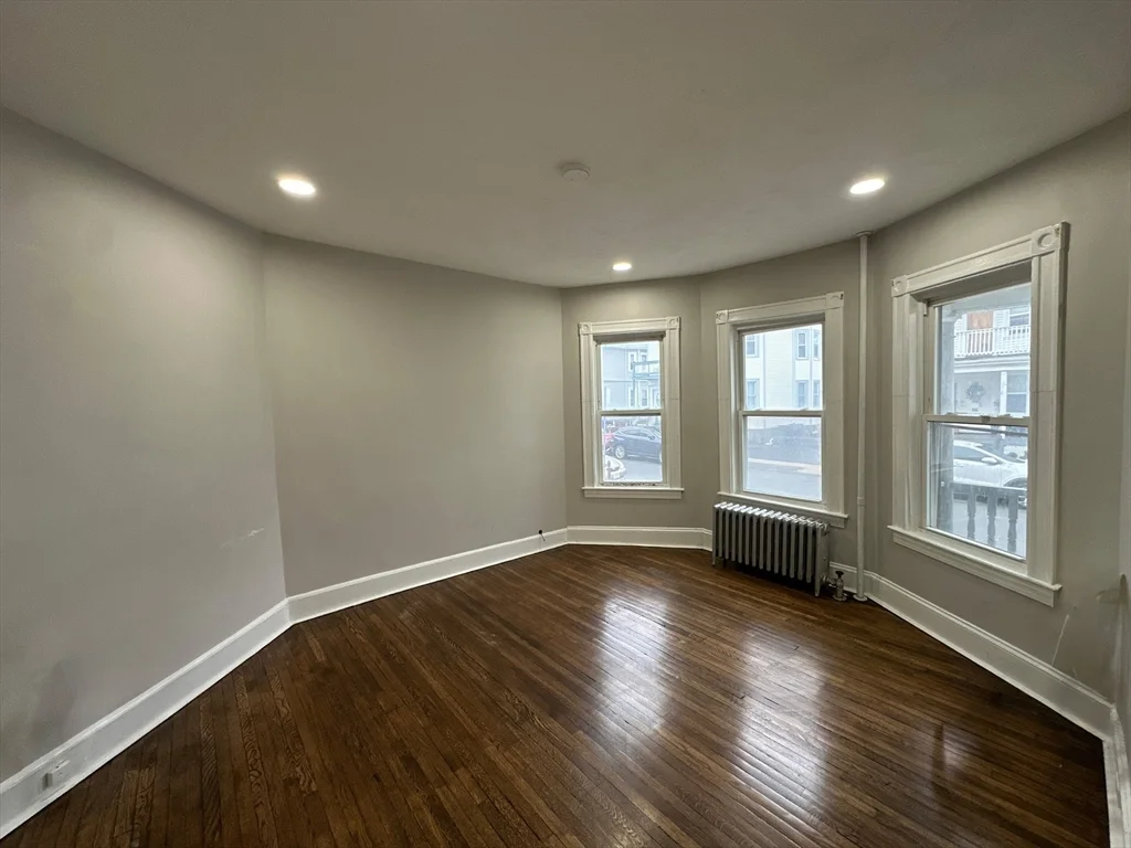 3 bed, 1 bath apartment for rent at 94 Lonsdale St Unit 1, Dorchester — photo 1 of 19