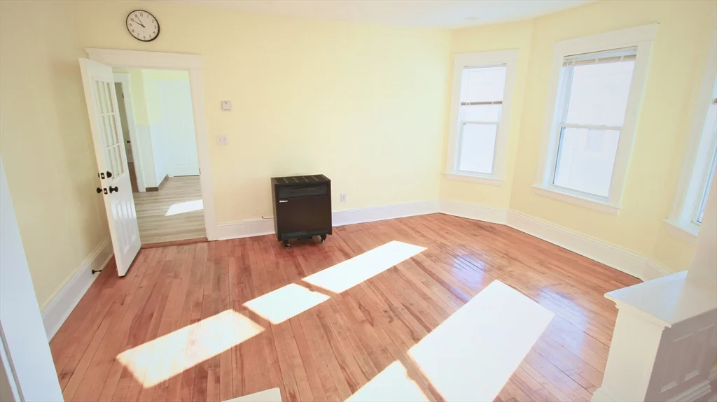 3 bed, 1 bath apartment for rent at 94 Lovell St Unit 3, Worcester — photo 2 of 14