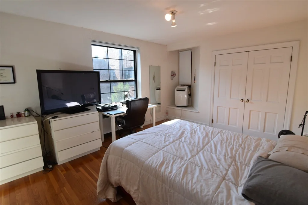 2 bed, 2 bath apartment for rent at 94 Marion Unit 5, Coolidge Corner — photo 5 of 17