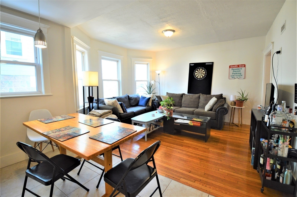 4 bed, 1 bath apartment for rent at 94 Montebello Rd Unit 3, Jamaica Plain — photo 5 of 21