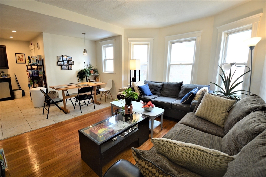 4 bed, 1 bath apartment for rent at 94 Montebello Rd Unit 3, Jamaica Plain — photo 2 of 21