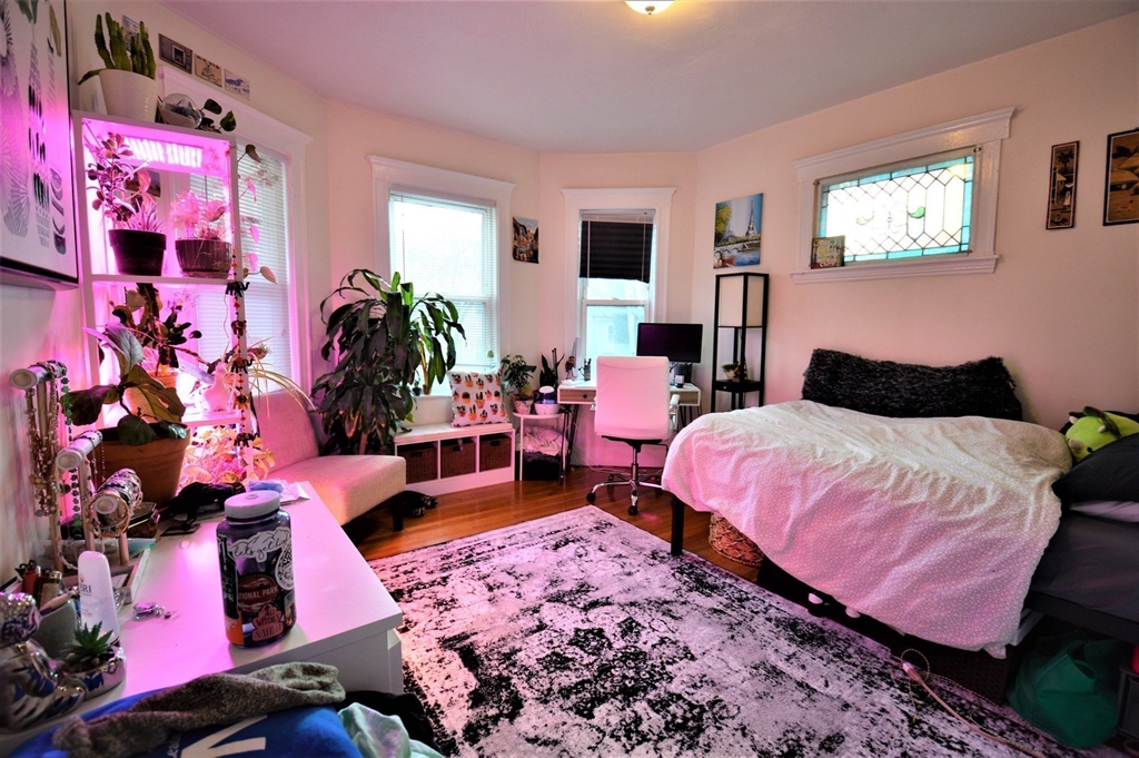 4 bed, 1 bath apartment for rent at 94 Montebello Rd Unit 3, Jamaica Plain — photo 11 of 21