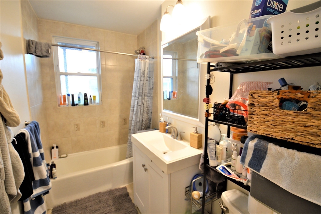 4 bed, 1 bath apartment for rent at 94 Montebello Rd Unit 3, Jamaica Plain — photo 20 of 21