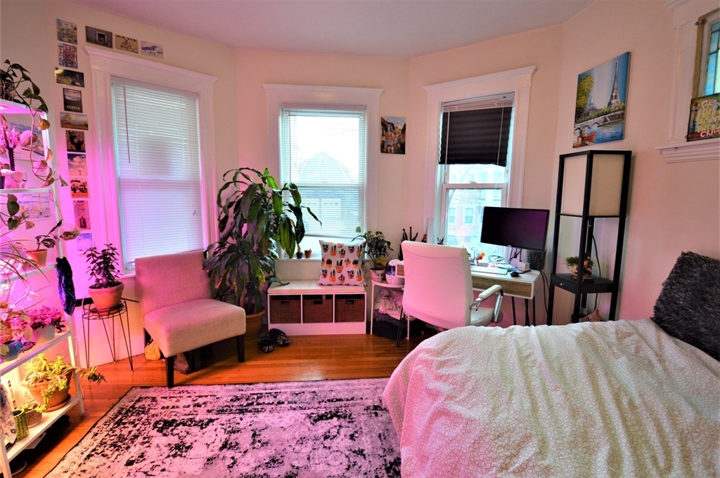4 bed, 1 bath apartment for rent at 94 Montebello Rd Unit 3, Jamaica Plain — photo 13 of 21
