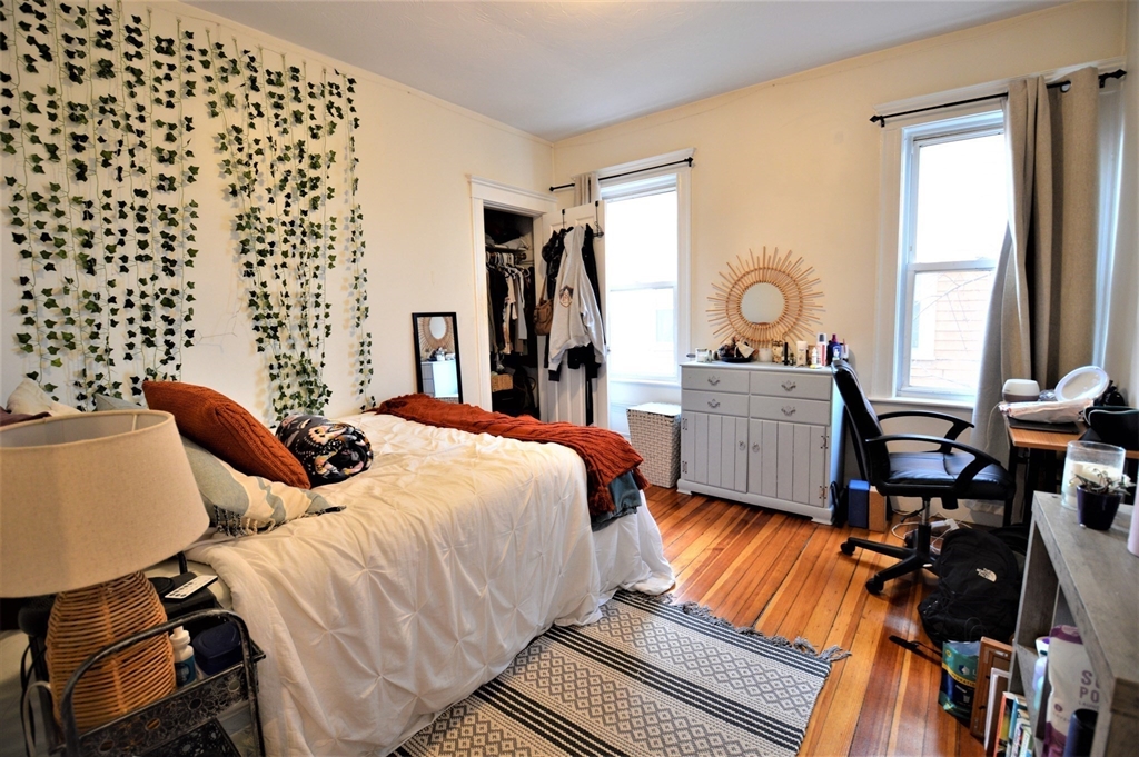 4 bed, 1 bath apartment for rent at 94 Montebello Rd Unit 3, Jamaica Plain — photo 16 of 21
