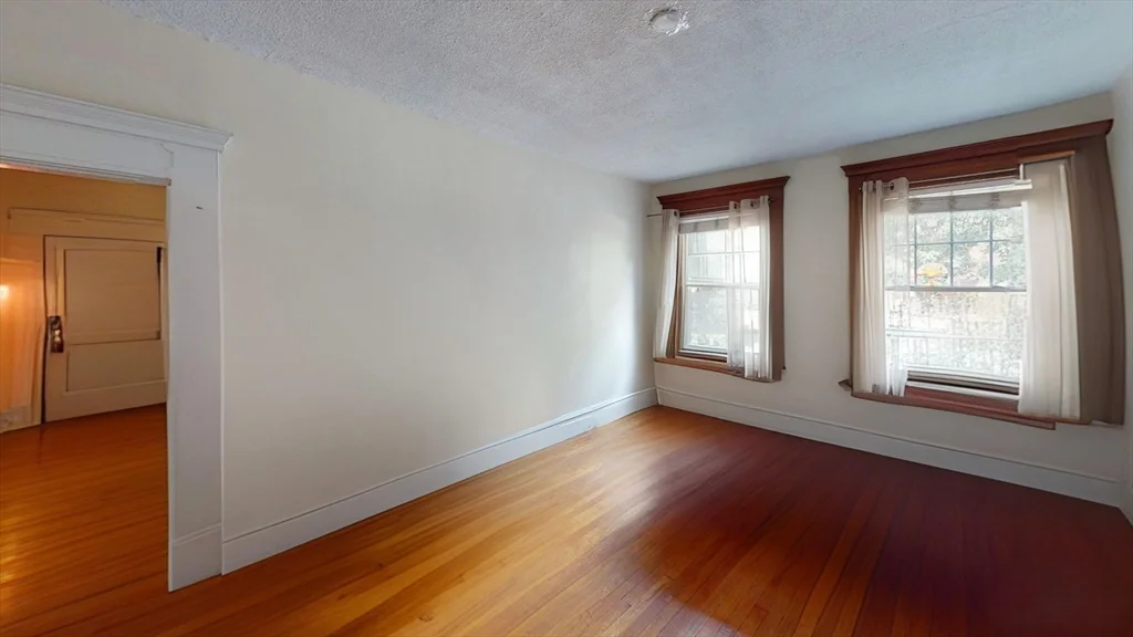 2 bed, 1 bath apartment for rent at 94 Naples Unit 1, Coolidge Corner — photo 4 of 6