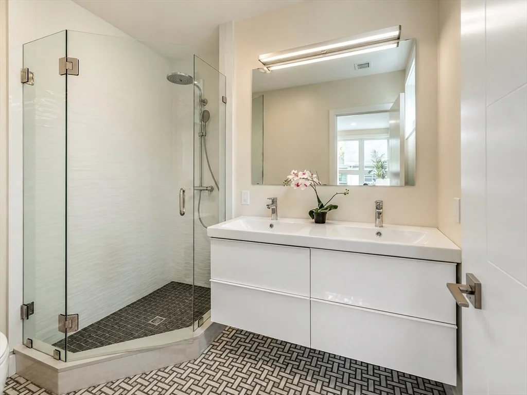 3 bed, 3 bath apartment for rent at 94 Parsons St, Brighton — photo 7 of 11