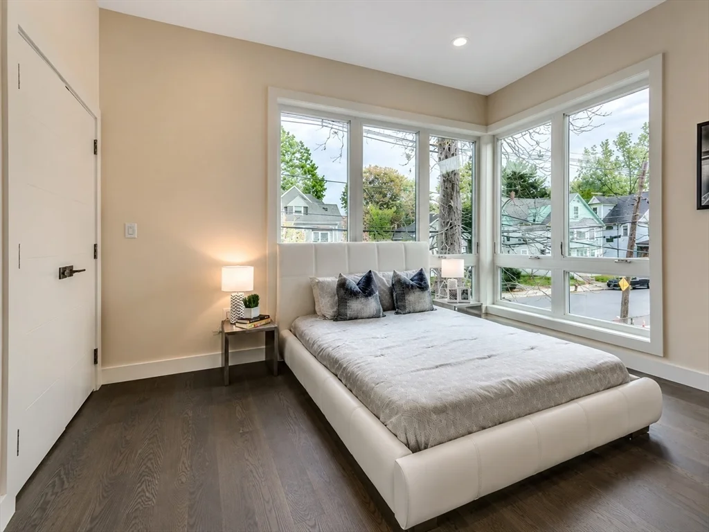 3 bed, 3 bath apartment for rent at 94 Parsons St, Brighton — photo 6 of 11