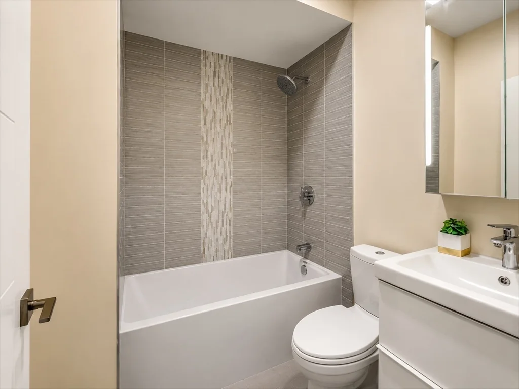 3 bed, 3 bath apartment for rent at 94 Parsons St, Brighton — photo 10 of 11
