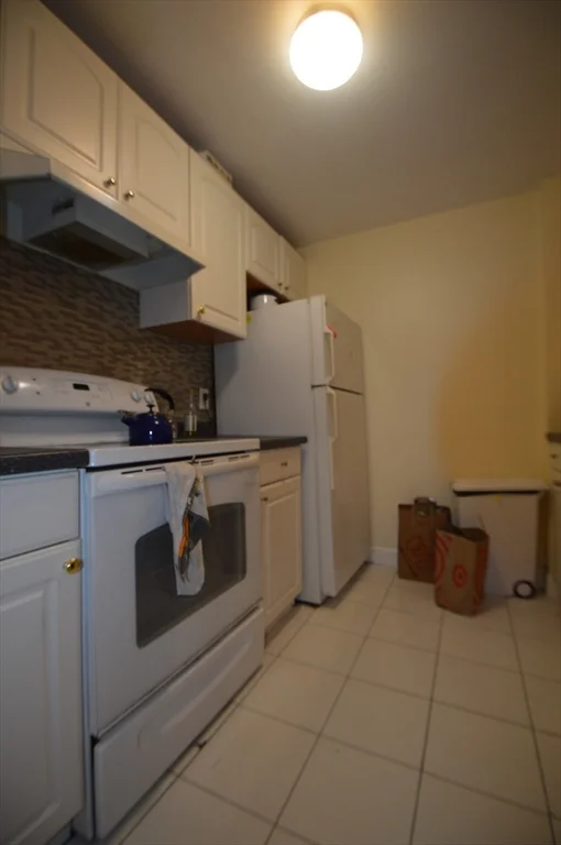 2 bed, 1 bath apartment for rent at 94 Pleasant St Unit 1, Coolidge Corner — photo 11 of 13