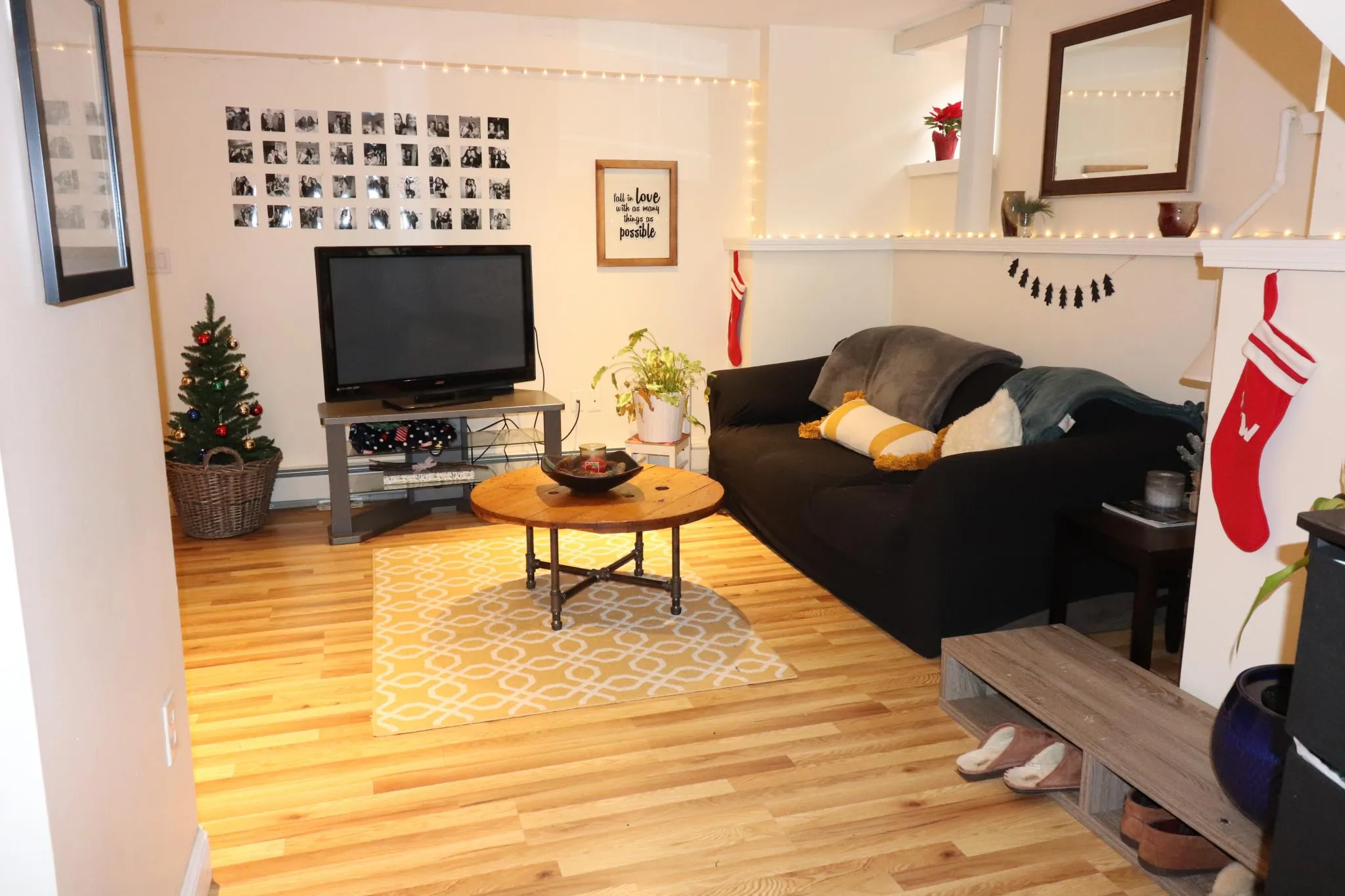 2 bed, 1 bath apartment for rent at 94 Pleasant St Unit 1A, North Brookline