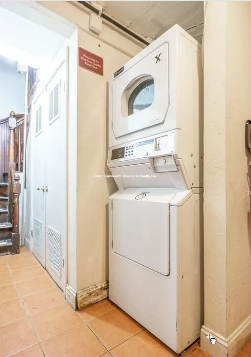 3 bed, 1 bath apartment for rent at 94 Pleasant St Unit 2, North Brookline — photo 4 of 9