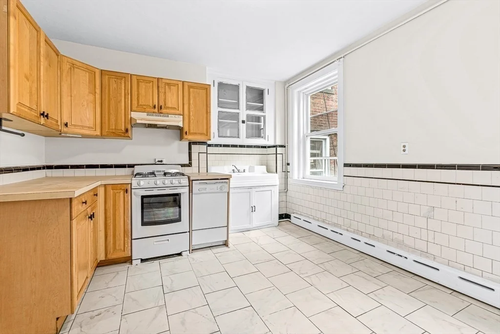 2 bed, 1 bath apartment for rent at 94 Prince St Unit 3, North End — photo 5 of 16