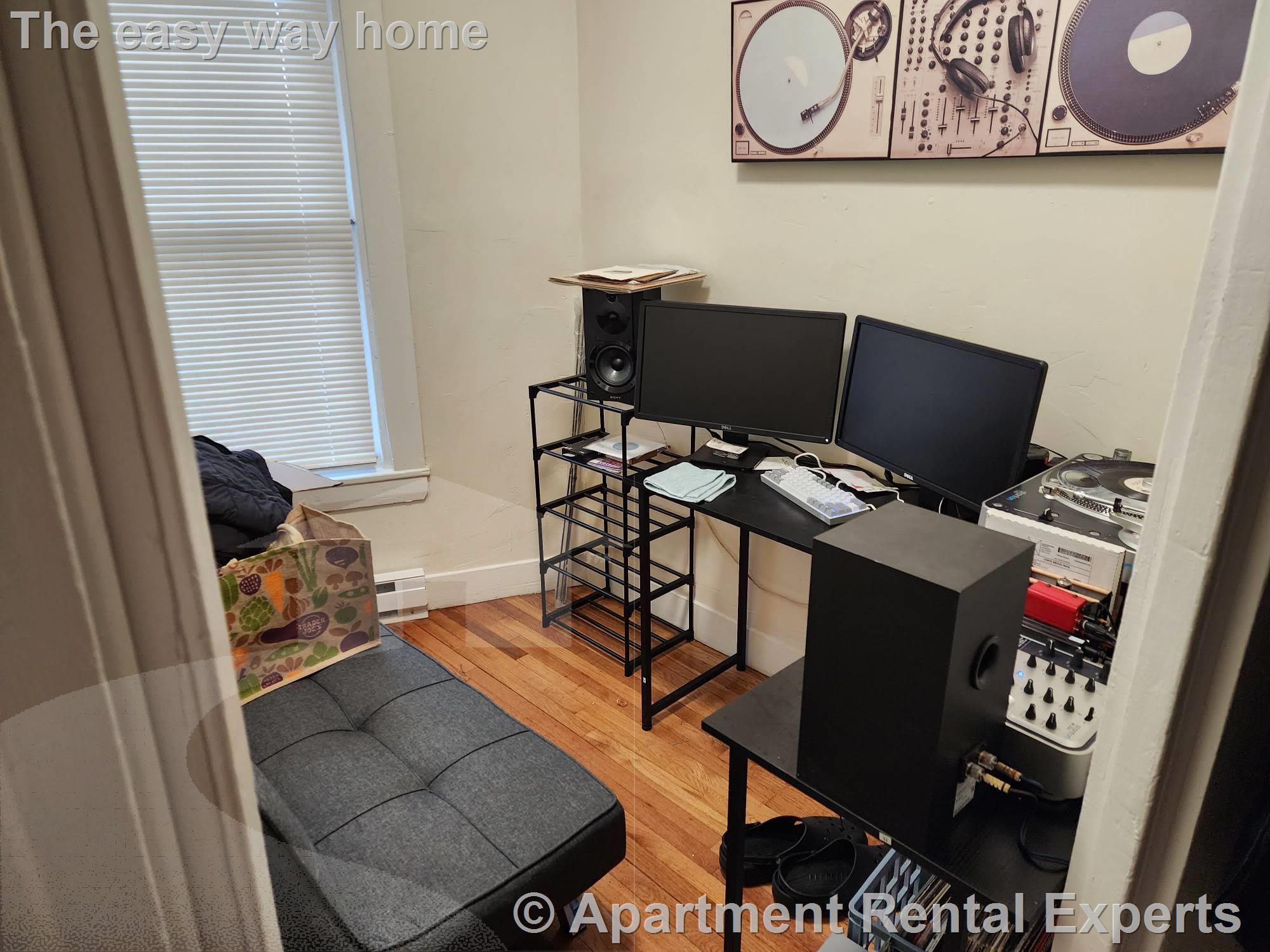 1 bed, 1 bath apartment for rent at 94 River St Unit 3, Central Square — photo 4 of 4