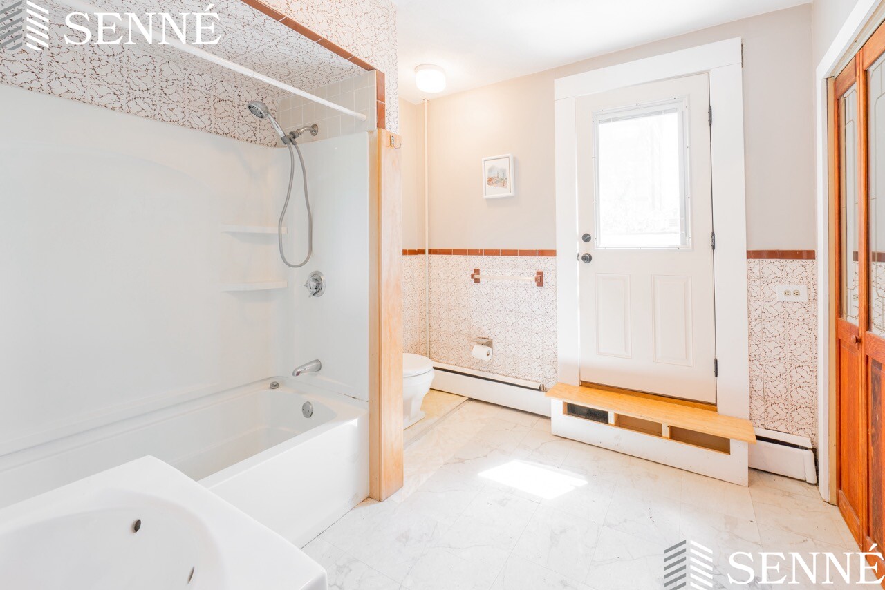 4 bed, 2 bath apartment for rent at 94 Sciarappa St Unit 2, East Cambridge — photo 5 of 19