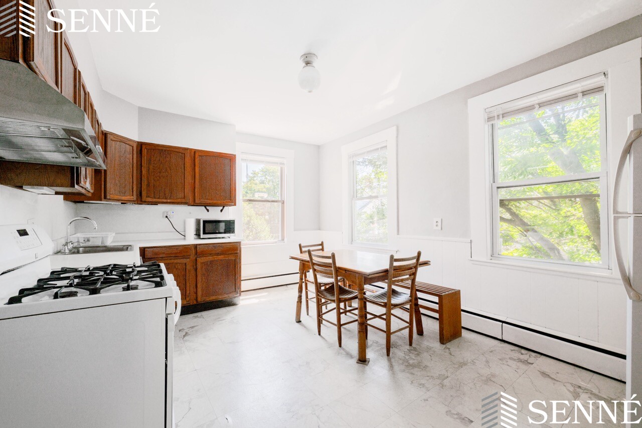 4 bed, 2 bath apartment for rent at 94 Sciarappa St Unit 2, East Cambridge — photo 2 of 19