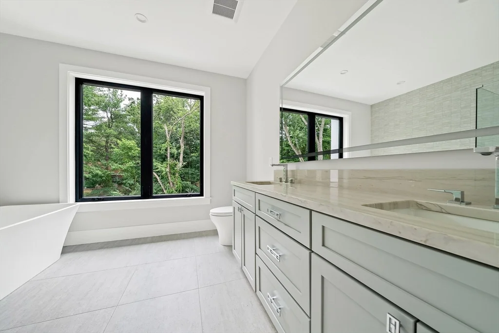 4 bed, 4+ bath apartment for rent at 94 Thurston Rd Unit 94, Newton Upper Falls — photo 14 of 27