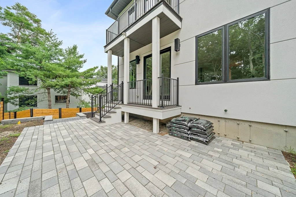 4 bed, 4+ bath apartment for rent at 94 Thurston Rd Unit 94, Newton Upper Falls — photo 24 of 27