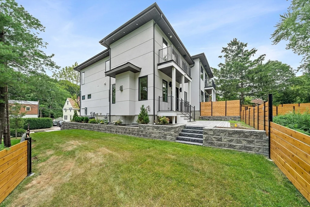 4 bed, 4+ bath apartment for rent at 94 Thurston Rd Unit 94, Newton Upper Falls — photo 26 of 27