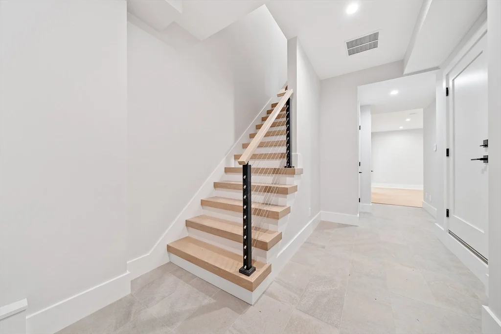 4 bed, 4+ bath apartment for rent at 94 Thurston Rd Unit 94, Newton Upper Falls — photo 18 of 27