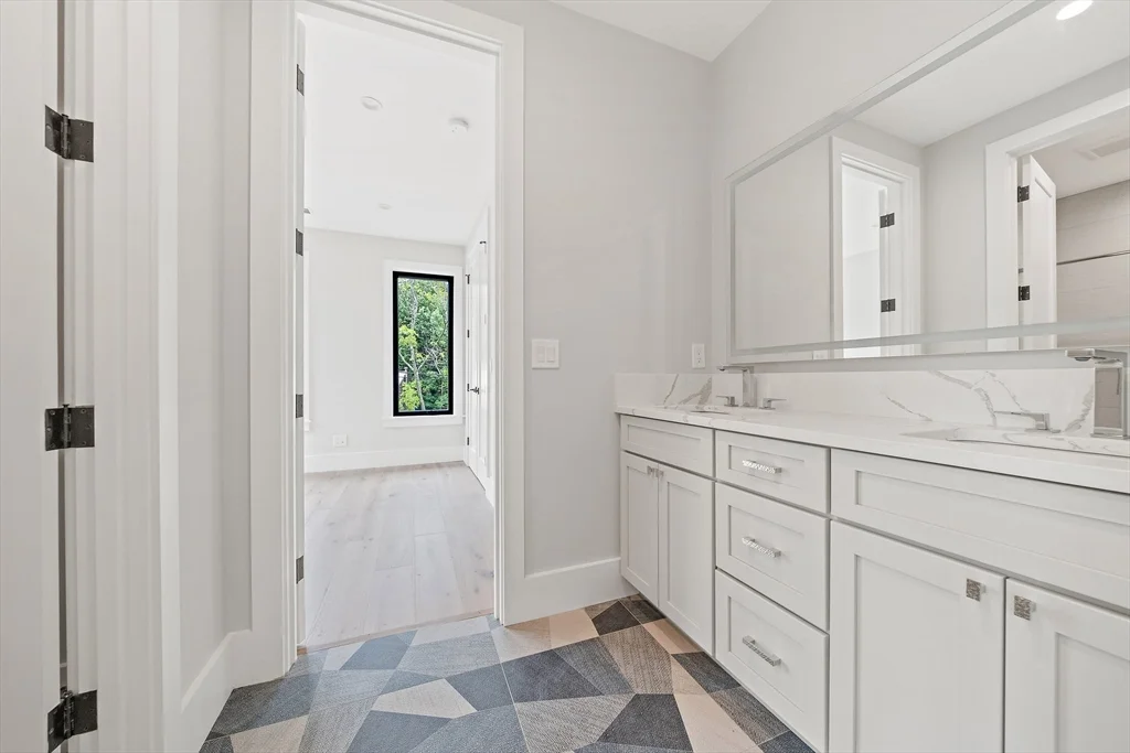 4 bed, 4+ bath apartment for rent at 94 Thurston Rd Unit 94, Newton Upper Falls — photo 17 of 27