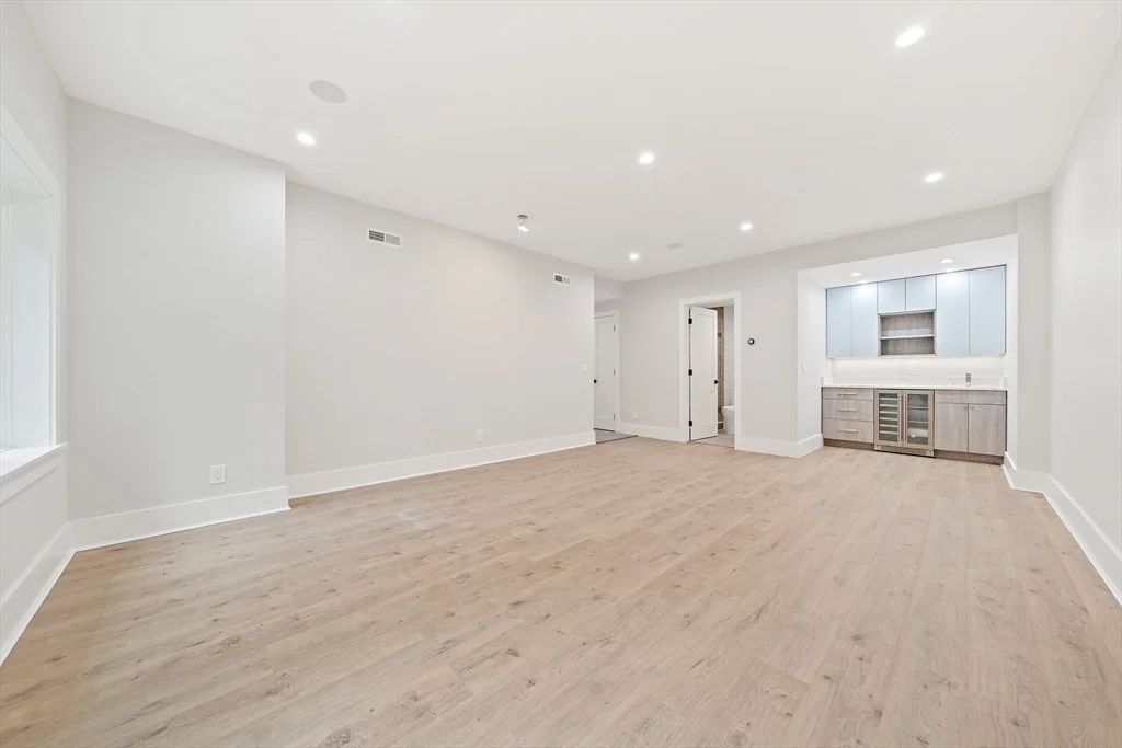 4 bed, 4+ bath apartment for rent at 94 Thurston Rd Unit 94, Newton Upper Falls — photo 19 of 27