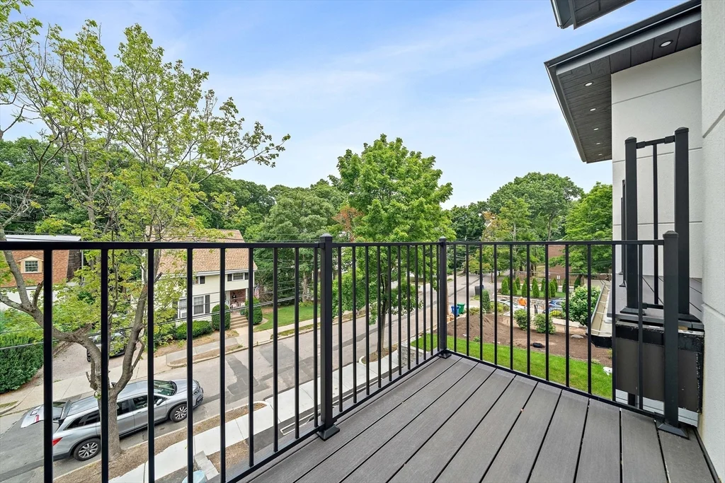 4 bed, 4+ bath apartment for rent at 94 Thurston Rd Unit 94, Newton Upper Falls — photo 23 of 27