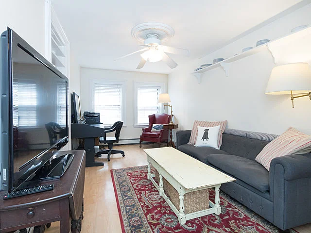 1 bed, 1 bath apartment for rent at 94 West Cedar St Unit 1, Beacon Hill — photo 1 of 10