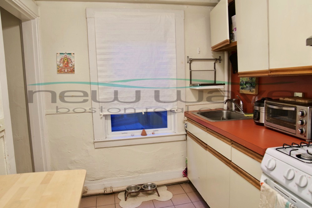 1 bed, 1 bath apartment for rent at 94 West Cedar St Unit 2, Beacon Hill — photo 5 of 6