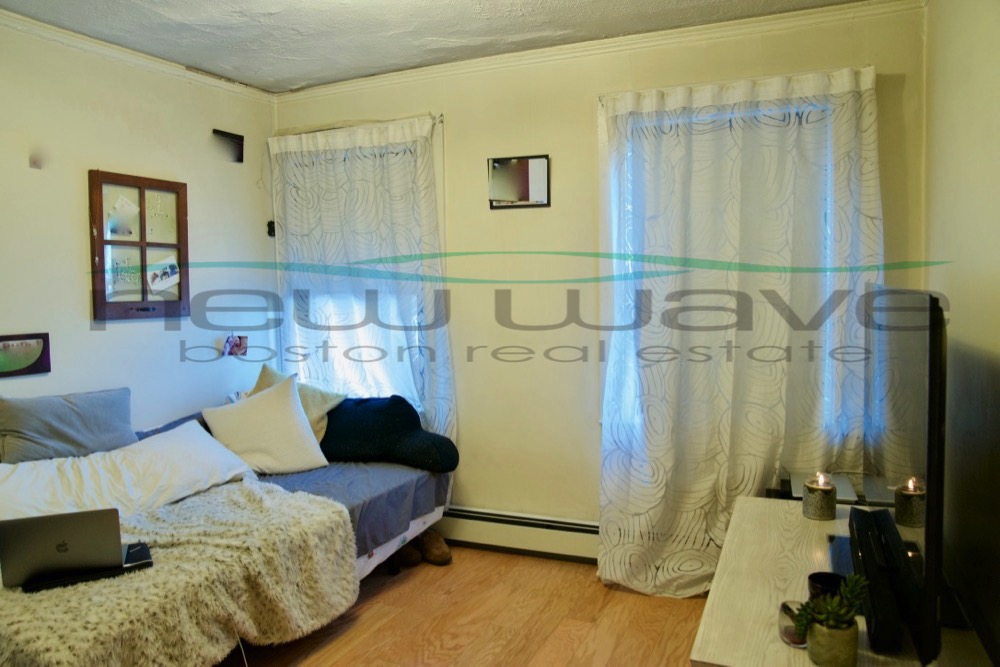 1 bed, 1 bath apartment for rent at 94 West Cedar St Unit 2, Beacon Hill — photo 1 of 6