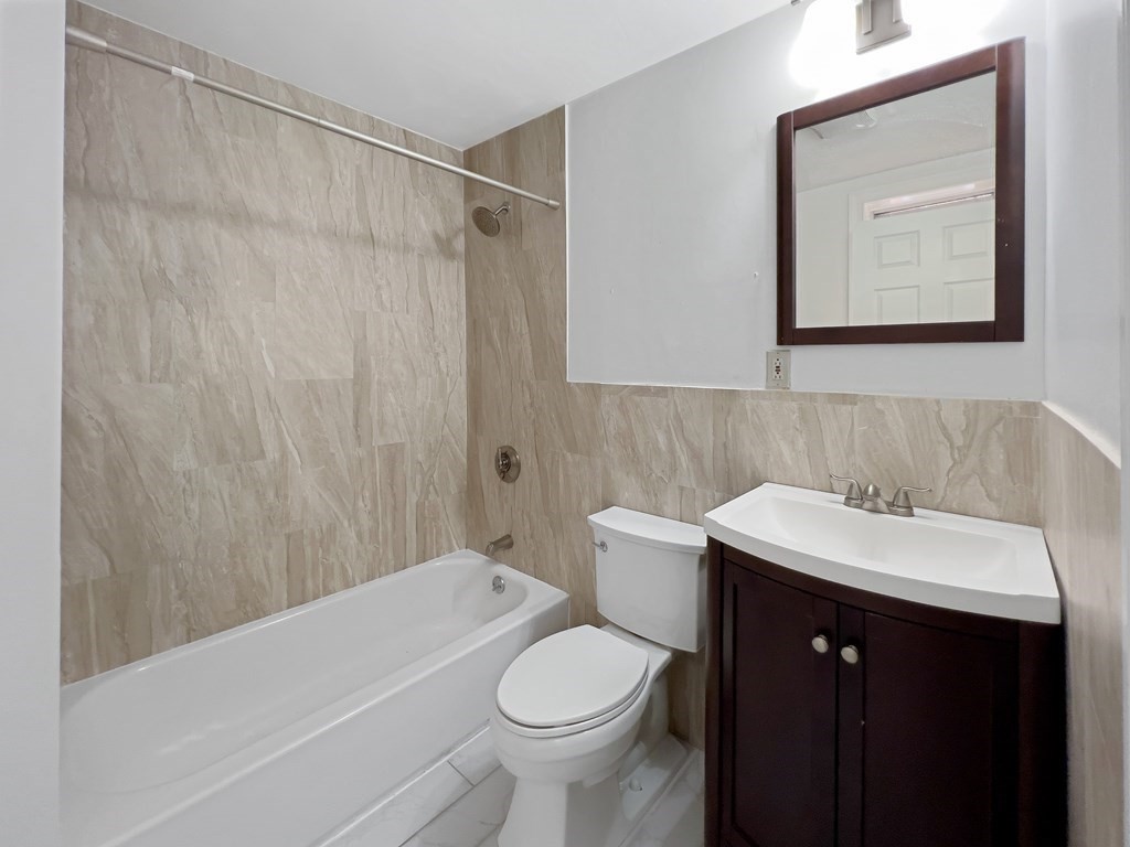 3 bed, 1 bath apartment for rent at 94 Winthrop St Unit 2, Roxbury — photo 6 of 13