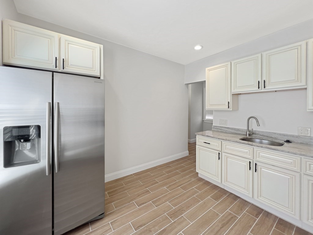 3 bed, 1 bath apartment for rent at 94 Winthrop St Unit 2, Roxbury — photo 4 of 13