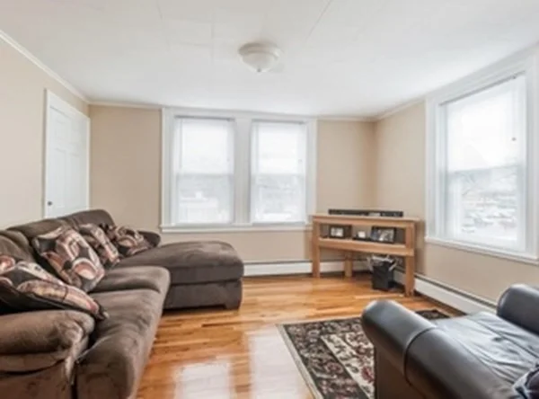 2 bed, 1 bath apartment for rent at 944 Bedford St Unit 2, Abington — photo 3 of 8