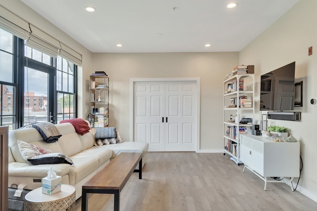 1 bed, 1 bath apartment for rent at 944 Dorchester Unit 56, Dorchester — photo 7 of 21